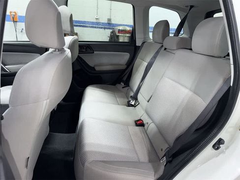Used 2017 Subaru Forester 2.5i Premium image 17