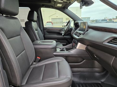 Used 2024 Chevrolet Suburban Z71 w/ Off-Road Capability Package image 27