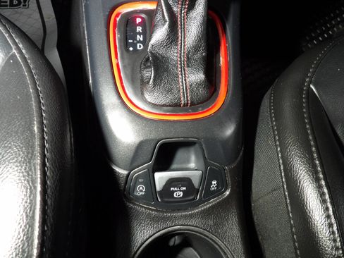 Used 2020 Jeep Compass Trailhawk AWD/4WD image 13