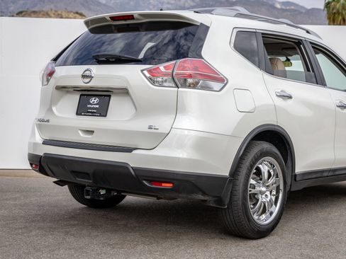 Used 2015 Nissan Rogue SL w/ SL Premium Package FWD image 15