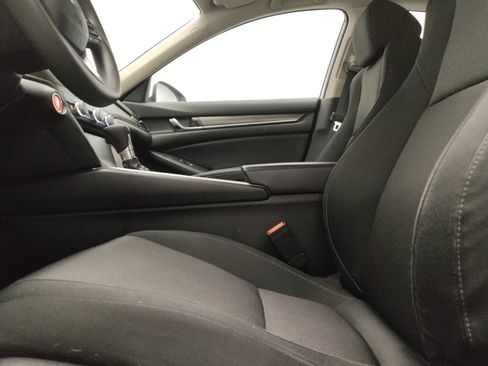 Used 2018 Honda Accord LX image 17