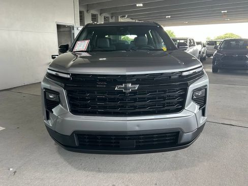 Used 2026 Chevrolet Traverse LT w/ Midnight/Sport Edition FWD image 8