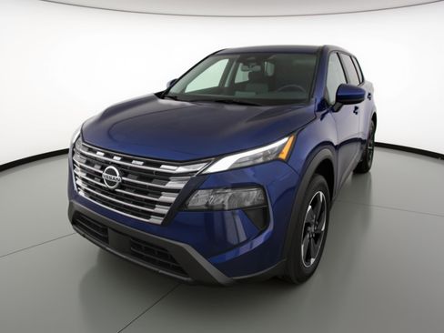 Used 2025 Nissan Rogue SV image 3