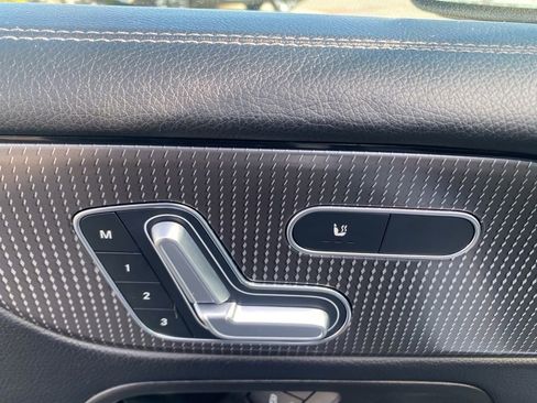 Used 2023 Mercedes-Benz GLB 250 4MATIC image 11