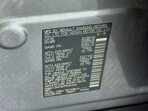 Used 2017 Nissan Rogue SV w/ SV Premium Package image 39