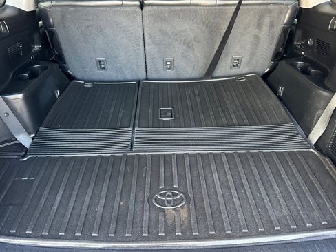 Used 2017 Toyota Highlander XLE AWD/4WD image 17