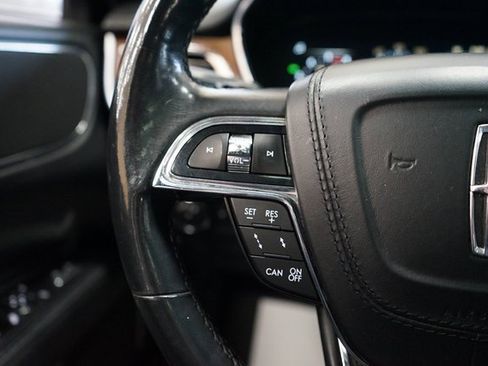 Used 2017 Lincoln Continental Reserve w/ Technology Package image 35