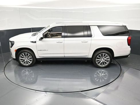 Used 2022 GMC Yukon XL Denali AWD/4WD image 53
