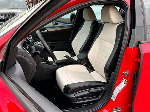 Used 2016 Volkswagen Jetta Sport w/ Lighting Package image 7