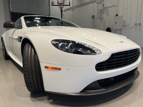 Used 2013 Aston Martin V8 Vantage Roadster image 3