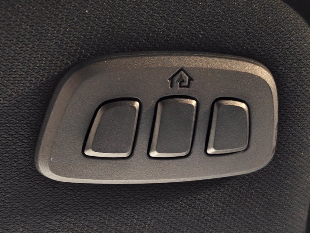 Used 2025 Ford Mustang Premium RWD image 12