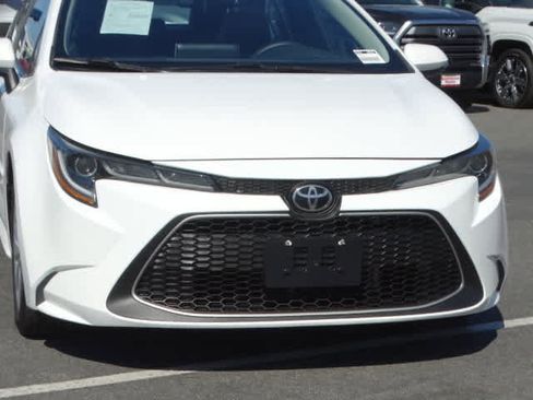Used 2021 Toyota Corolla XLE image 4