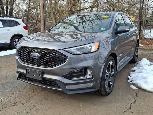 Used 2022 Ford Edge ST image 3