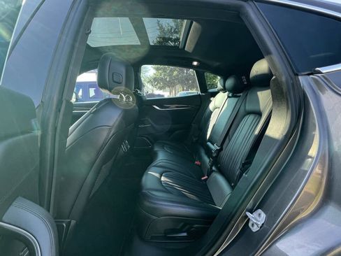 Used 2017 Maserati Levante w/ Luxury Package image 14