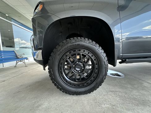 Used 2021 Chevrolet Silverado 1500 LT AWD/4WD image 28