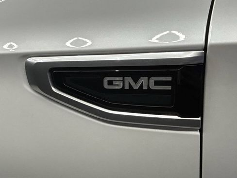 Used 2022 GMC Yukon Denali AWD/4WD image 4
