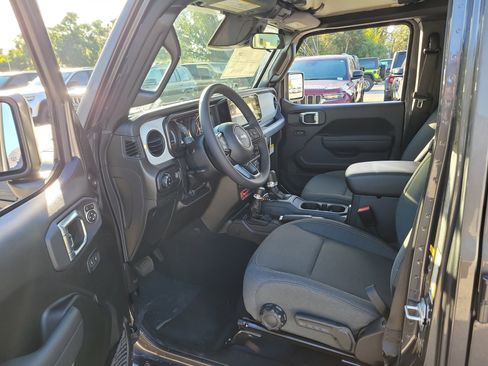 New 2026 Jeep Gladiator Mojave AWD/4WD image 12