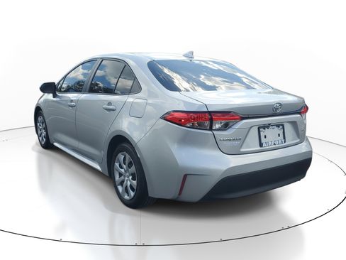 Used 2024 Toyota Corolla LE FWD image 4