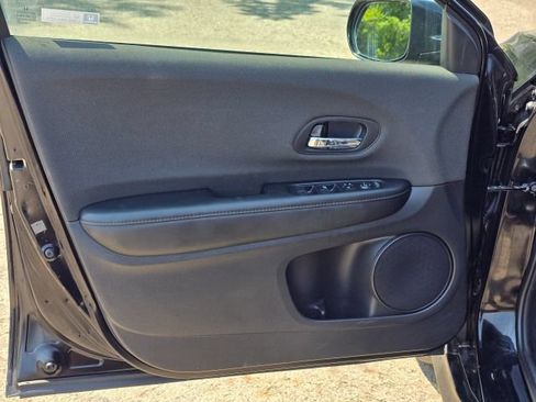 Used 2019 Honda HR-V Sport image 10