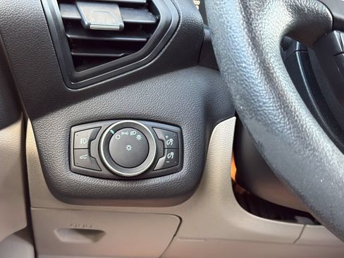 Used 2018 Ford Escape SE w/ SE Sync 3 Package FWD image 17