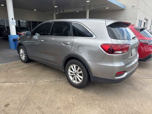 Used 2019 Kia Sorento L FWD image 3
