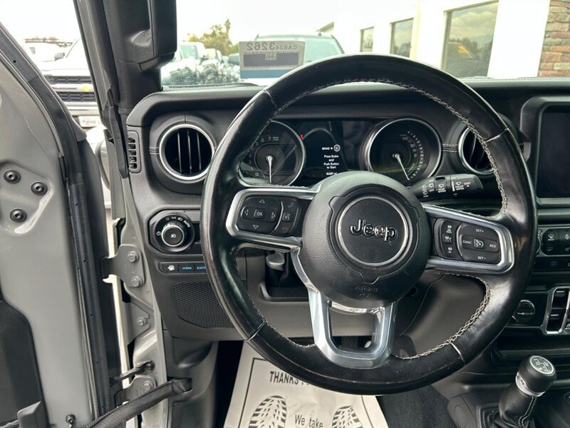 Used 2022 Jeep Wrangler Unlimited Sahara w/ Cold Weather Group AWD/4WD image 19