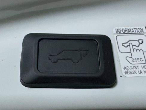 Used 2016 Toyota RAV4 XLE image 31