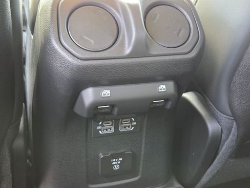 Used 2026 Jeep Gladiator Rubicon AWD/4WD image 15