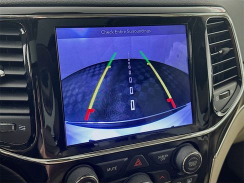 Used 2019 Jeep Grand Cherokee Limited w/ Trailer Tow Group IV image 20