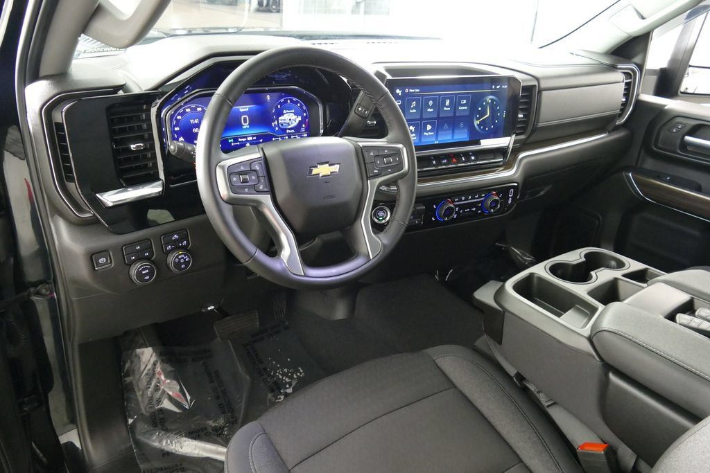 Used 2024 Chevrolet Silverado 2500 LT w/ Convenience Package AWD/4WD image 12