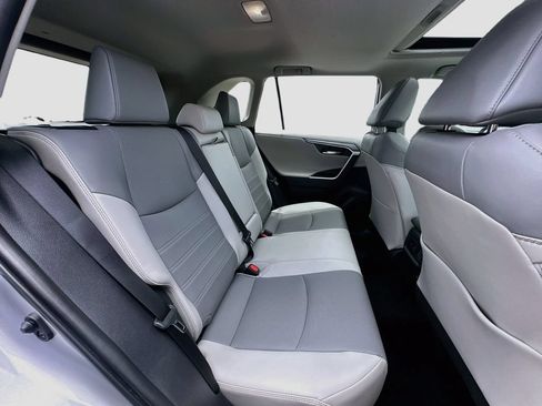 Used 2025 Toyota RAV4 Limited FWD image 28