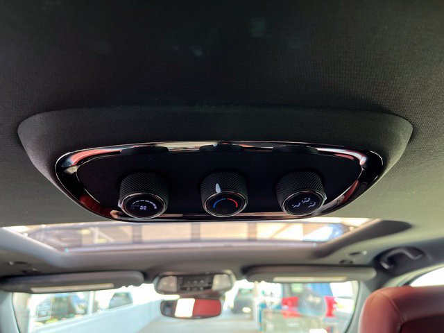 Used 2018 Dodge Durango SRT w/ Technology Group AWD/4WD image 46