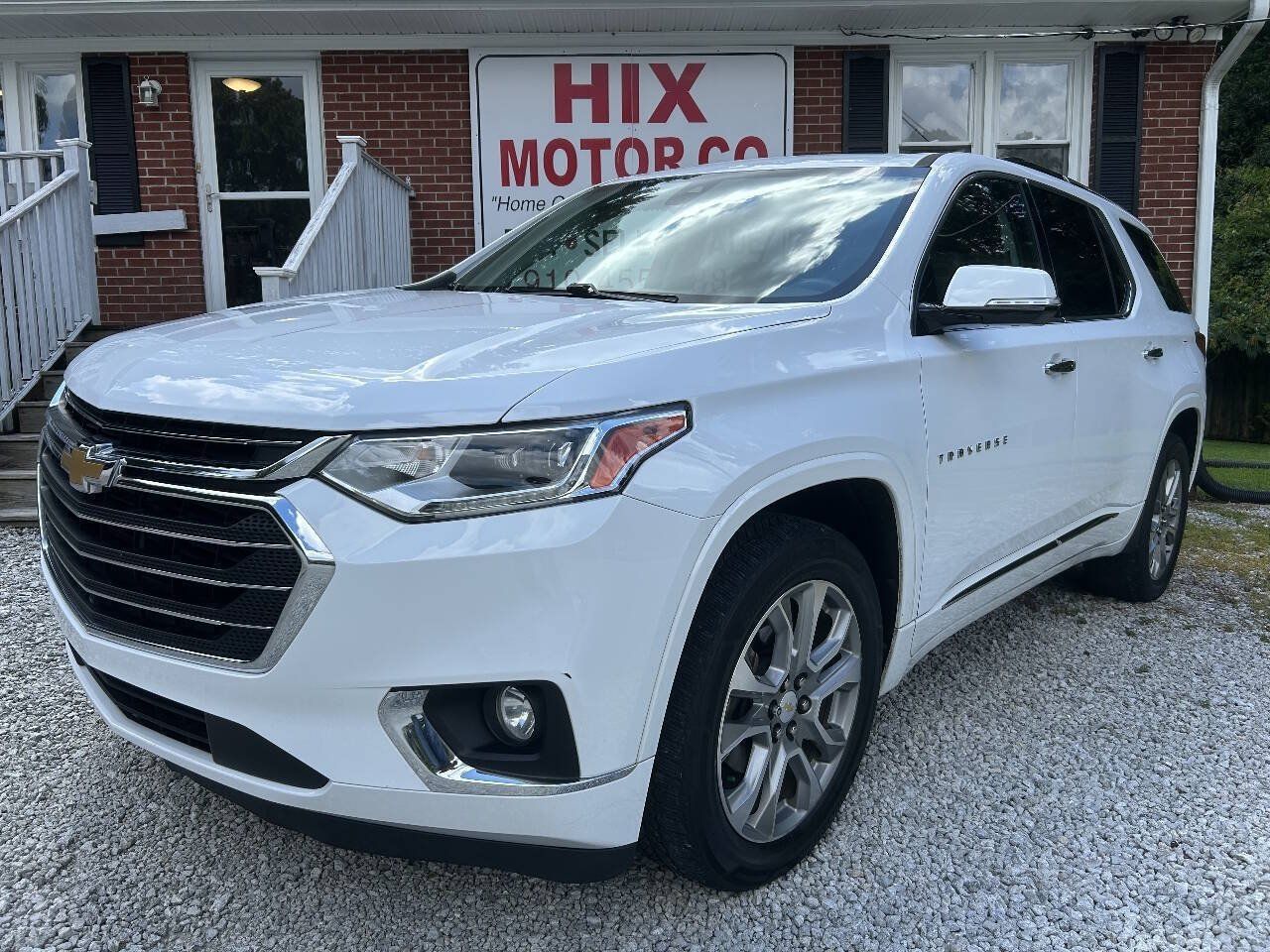 Used 2019 Chevrolet Traverse Premier w/ Driver Confidence II Package FWD image 1