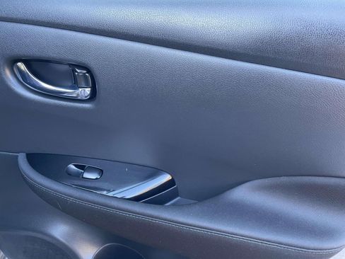 Used 2020 Nissan Leaf SV w/ Protection Package image 12