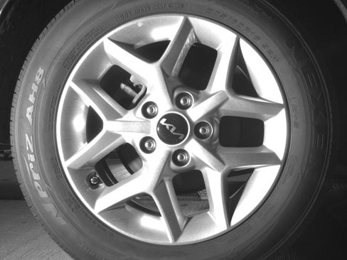 Used 2025 Kia Soul LX w/ LX Technology Package FWD image 15