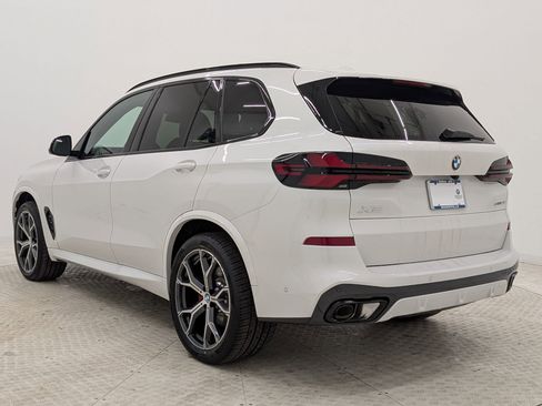 New 2026 BMW X5 sDrive40i image 3