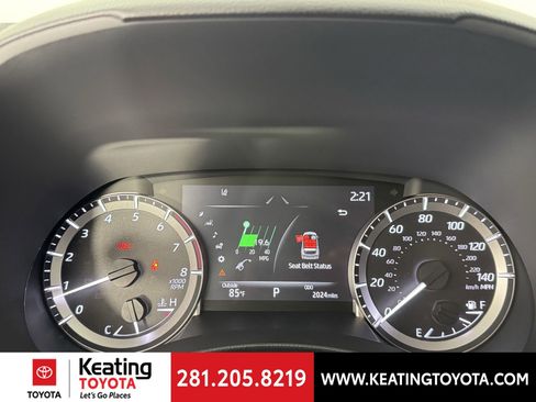 Used 2023 Toyota Highlander LE FWD image 25