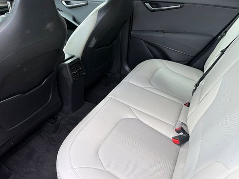 Used 2023 Kia Niro EX FWD image 11