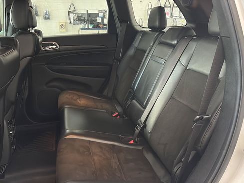 Used 2020 Jeep Grand Cherokee Altitude AWD/4WD image 29
