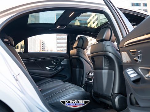 Used 2018 Mercedes-Benz S 560 4MATIC Sedan image 19