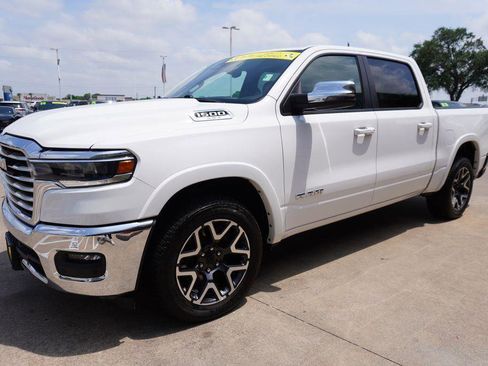 Used 2025 RAM 1500 Laramie AWD/4WD image 3