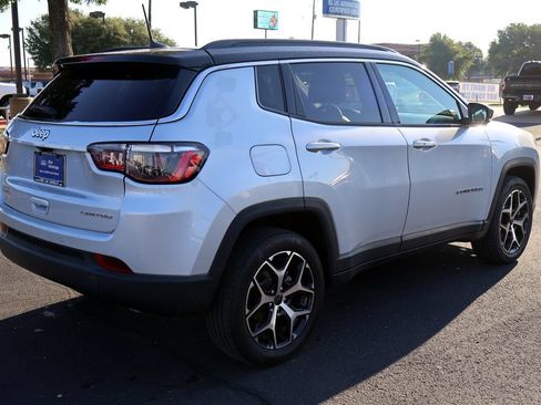 Used 2025 Jeep Compass Limited AWD/4WD image 14