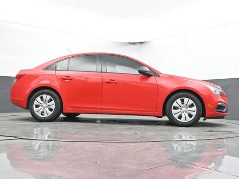 Used 2016 Chevrolet Cruze LS FWD image 29