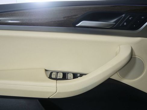 Used 2023 BMW X3 sDrive30i w/ Premium Package w/ZPA RWD image 8