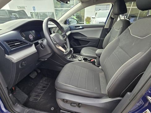 Used 2024 Volkswagen Taos SE image 12