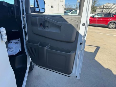 Used 2017 Chevrolet Express 3500 LT w/ LT Preferred Equipment Group image 34