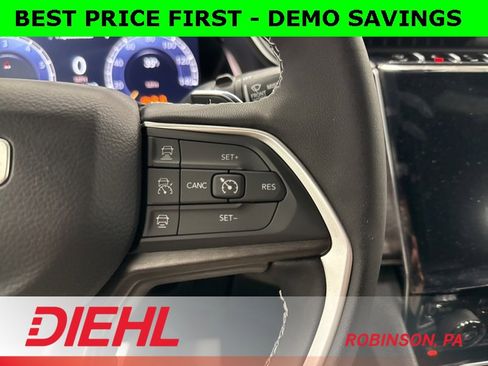 New 2025 Jeep Grand Cherokee Limited w/ Black Appearance Package image 27