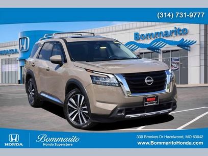 Used 2024 Nissan Pathfinder Platinum w/ Cargo Package