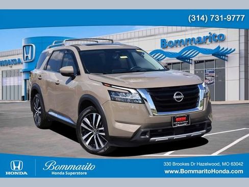 Used 2024 Nissan Pathfinder Platinum w/ Cargo Package AWD/4WD image 1