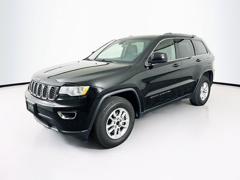 Used 2020 Jeep Grand Cherokee Laredo w/ Security & Convenience Group AWD/4WD image 3